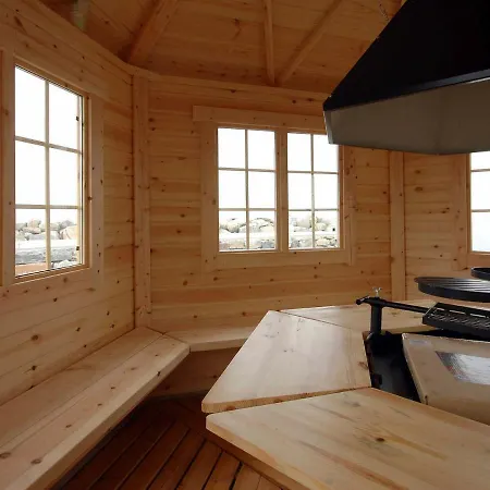 6 Person In Aram-by Traum *