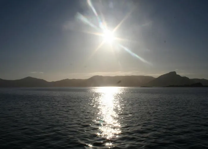 6 Person In Aram-by Traum *